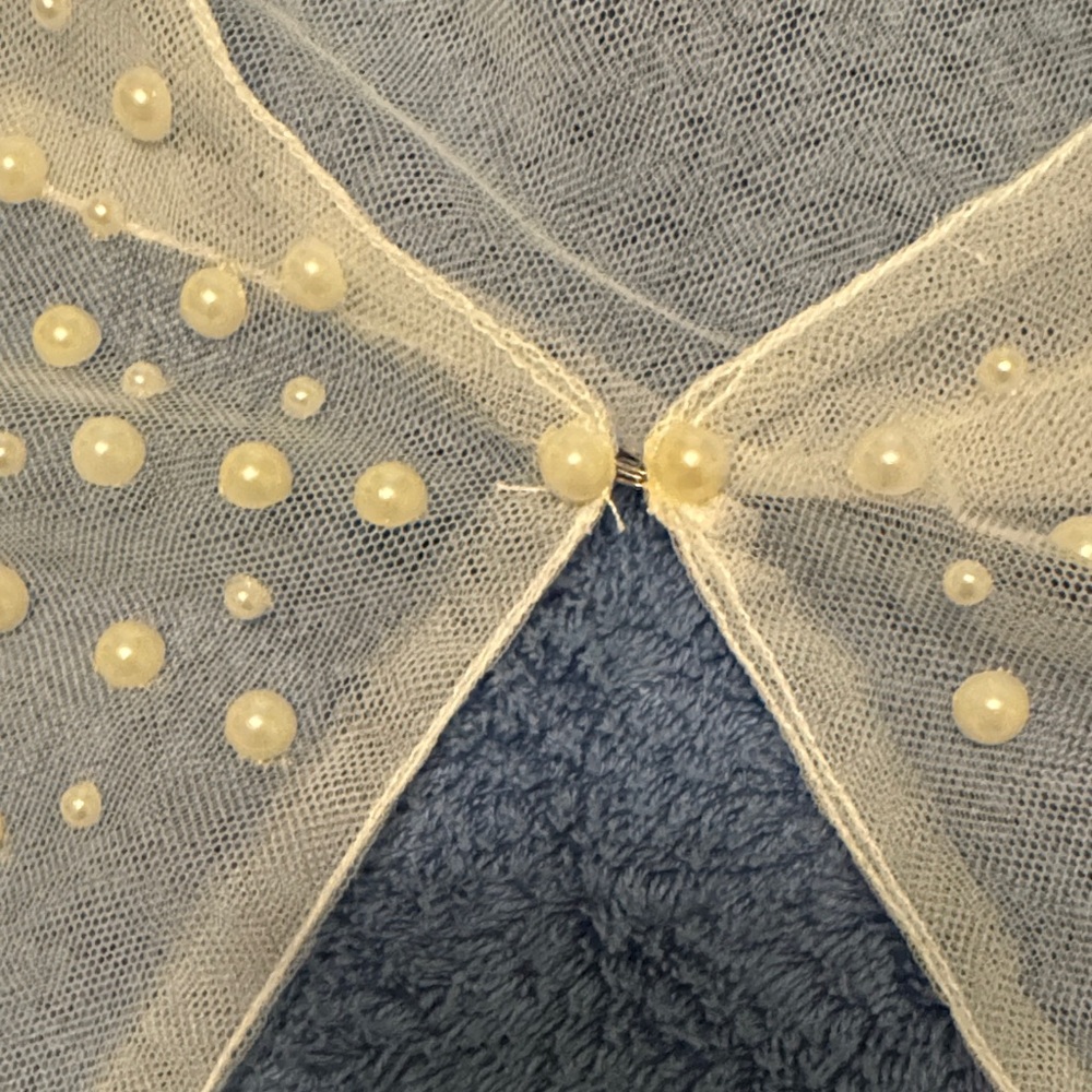 Elegant Sheer Pearl-Embellished Capelet - Picture 3 of 3
